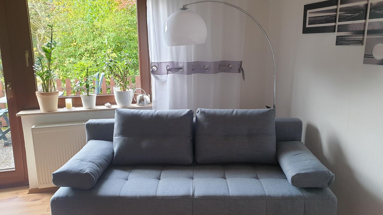 Wohnzimmer m. Schlafcouch Wohnzimmer m. Schlafcouch